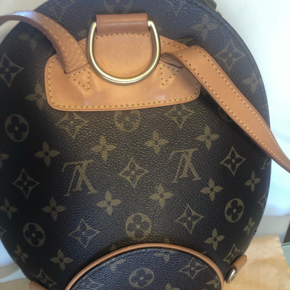 Louis Vuitton small backsack/purse